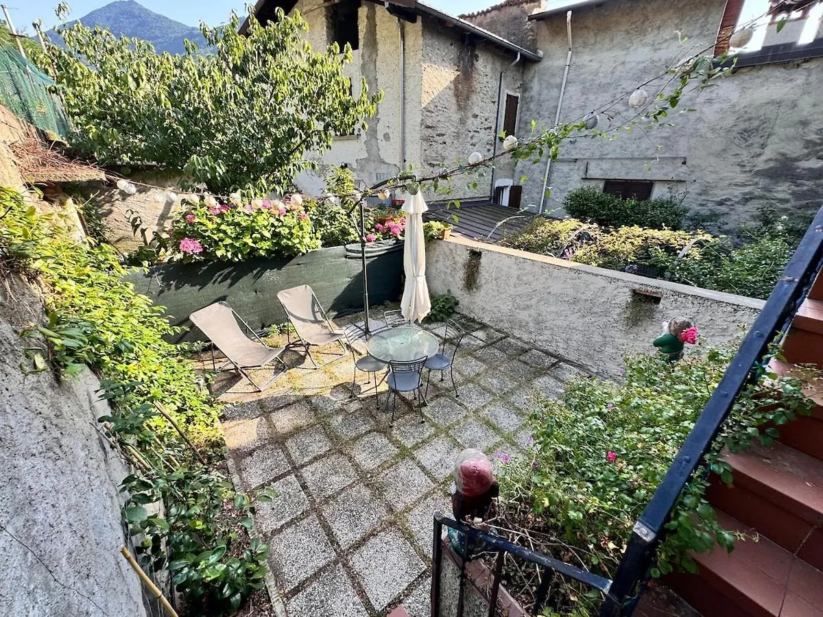Дом отдыха Bellano Cottage - With Private Garden And Garage